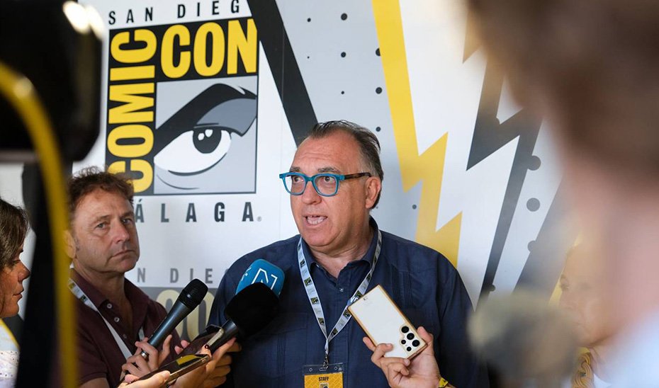 Arturo Bernal atiende a los medios en el Espacio Comic Con Andalucía, de la San Diego Comic-Con Málaga 2025.