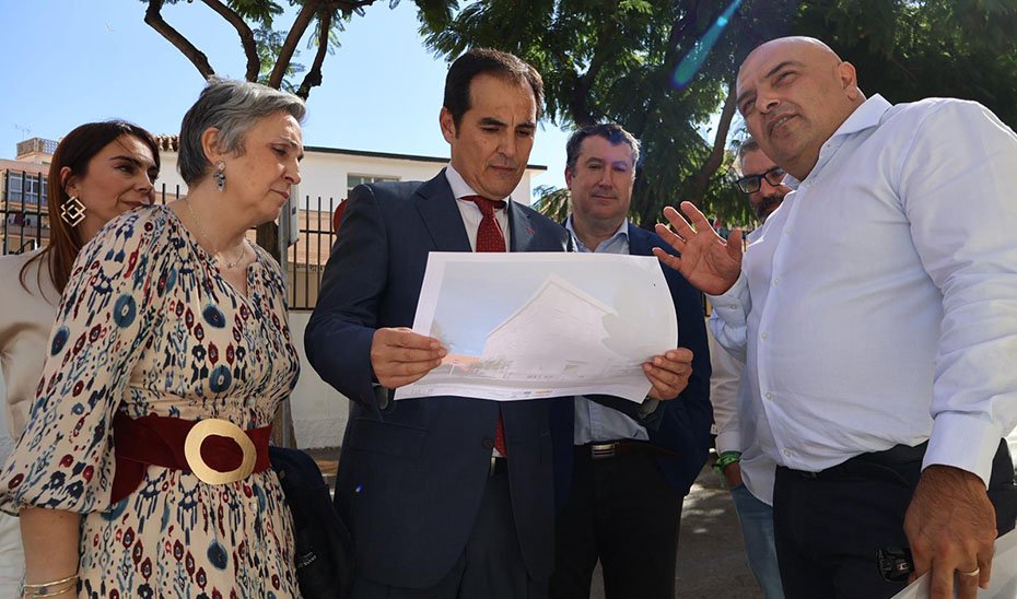 José Antonio Nieto visita las obras del Palacio de Justicia de Fuengirola.